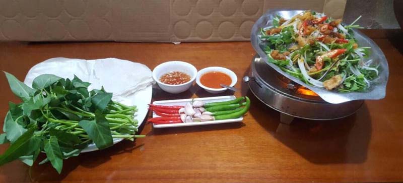 Quán cá nục cuốn bánh tráng Trinh Mai